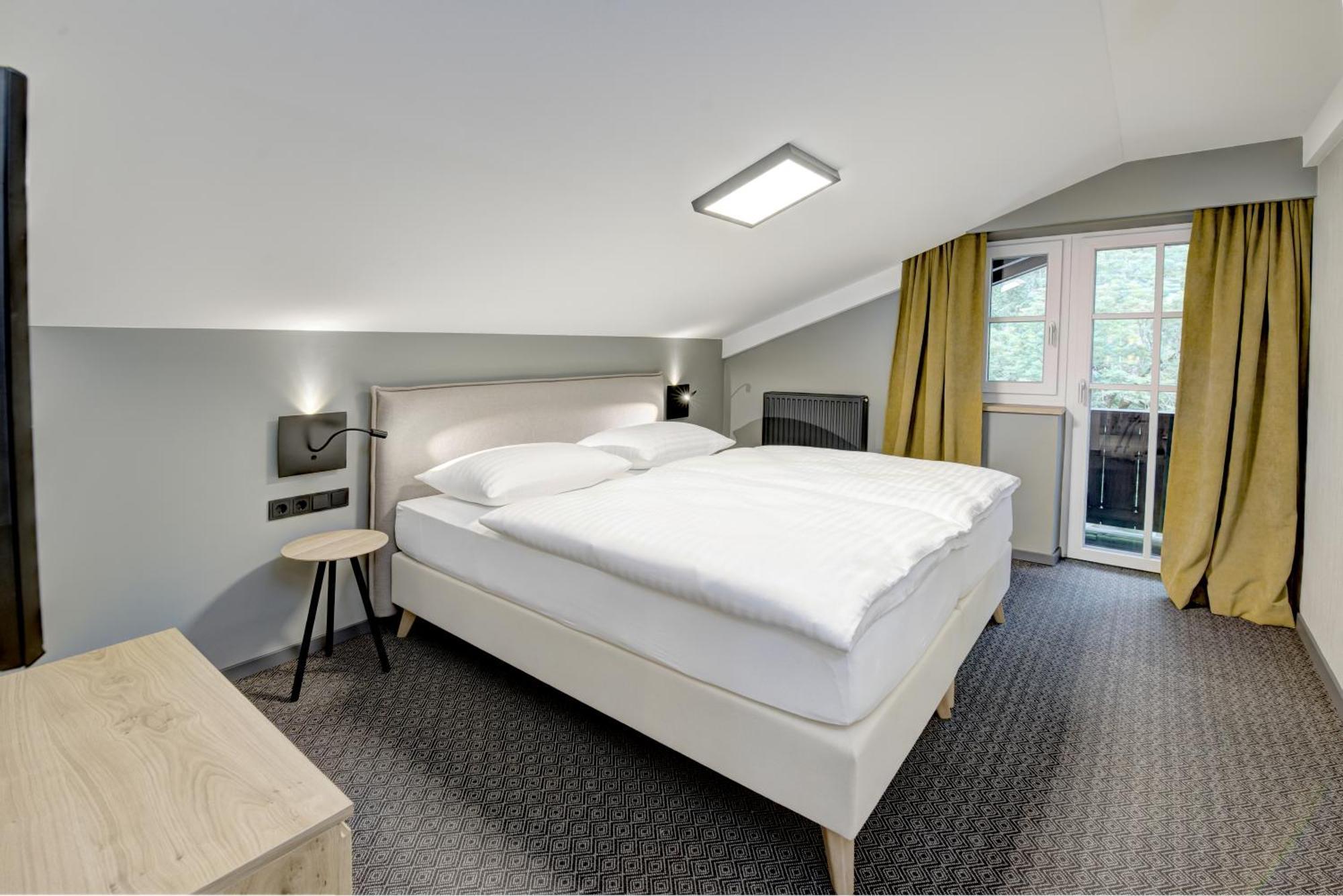 Hotel Gut Brandlhof Зальфельден Экстерьер фото